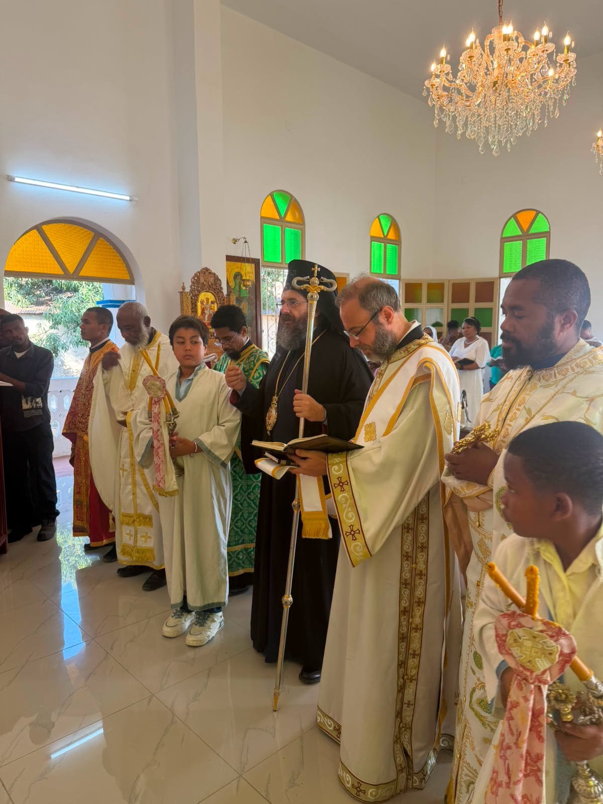 Divine Liturgie et baptêmes à la cathédrale Saint-Nicolas